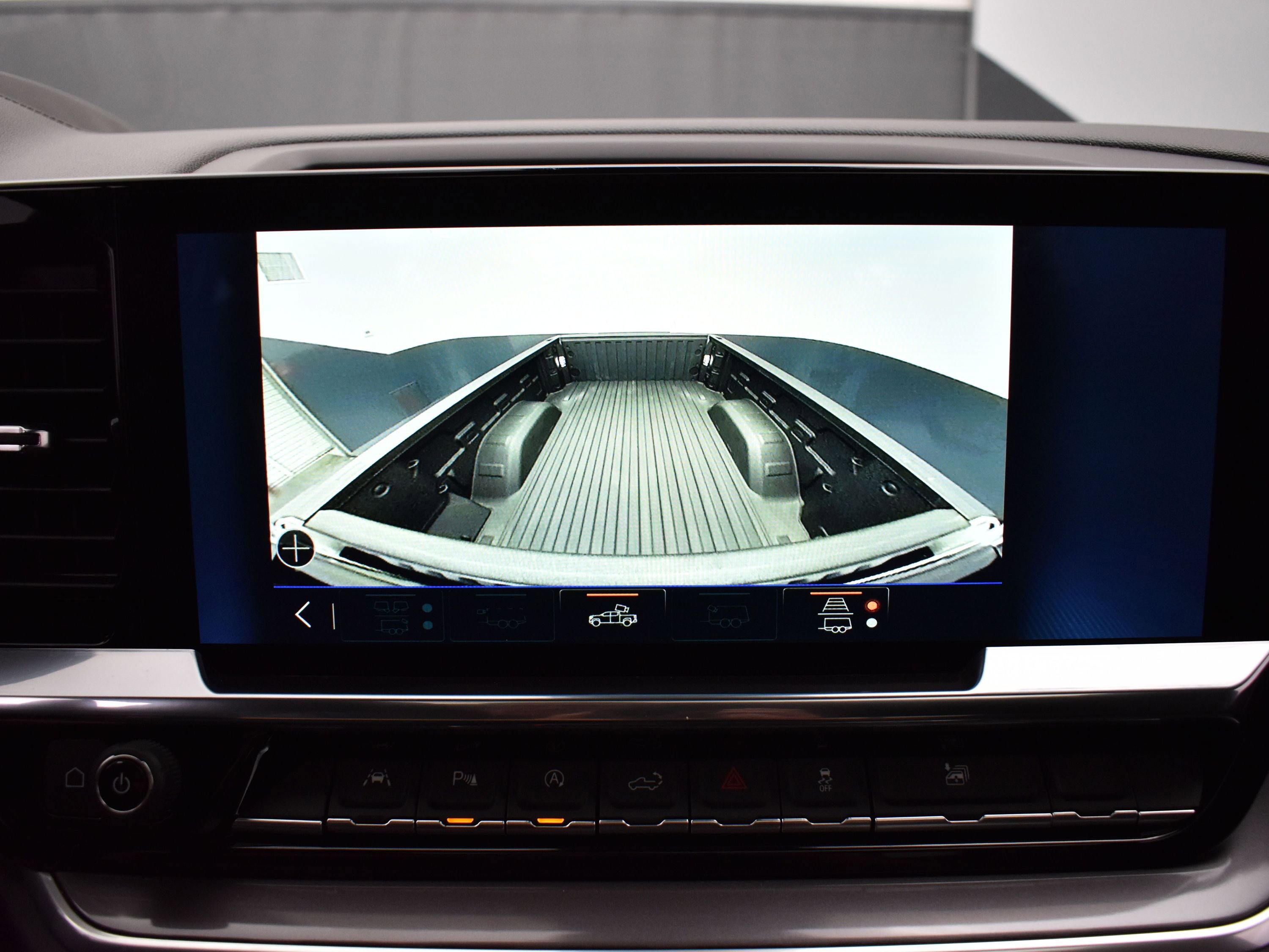 Used 2025 Chevrolet Silverado 1500 High Country image 31