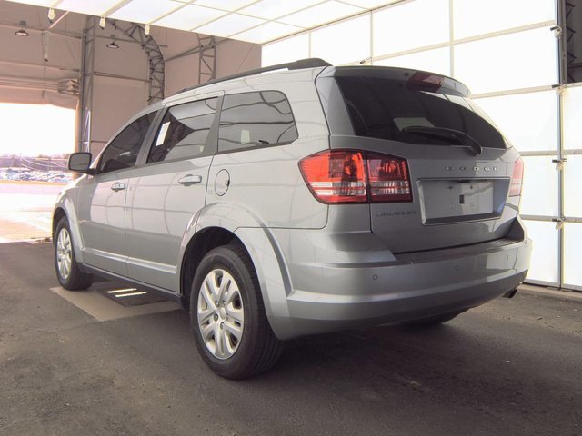 Used 2020 Dodge Journey SE w/ SE Popular Equipment Group image 4