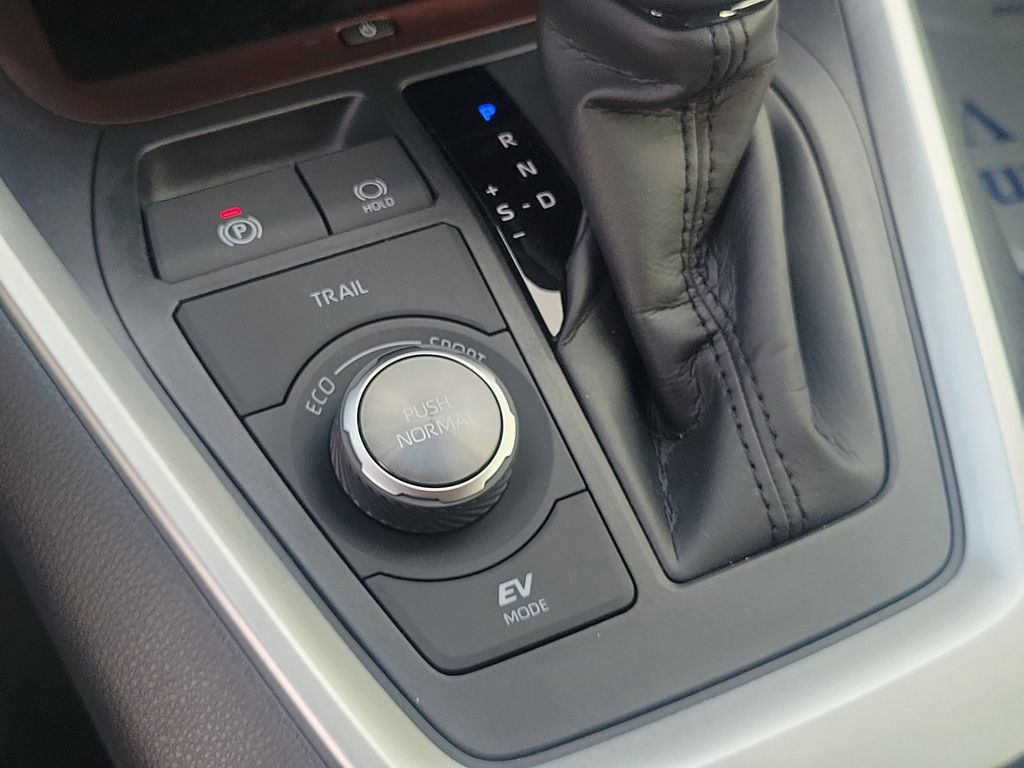 New 2025 Toyota RAV4 Limited image 26