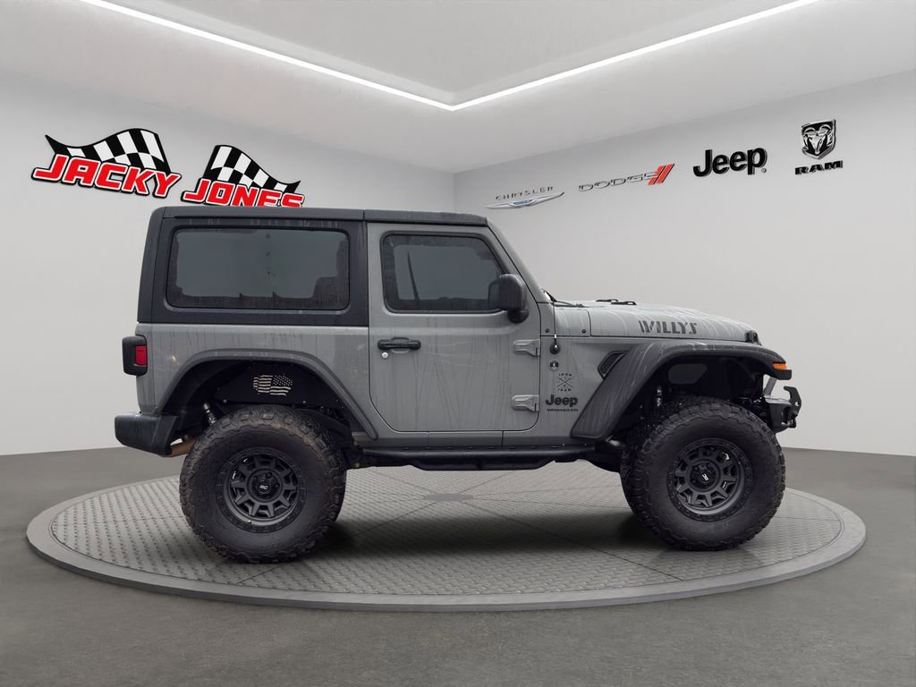 Used 2021 Jeep Wrangler Willys image 12