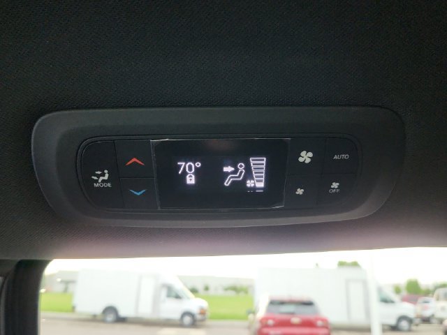 Used 2024 Chrysler Pacifica Touring FWD image 27