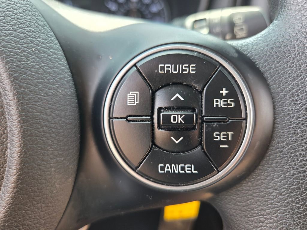 Used 2020 Kia Soul LX FWD image 26