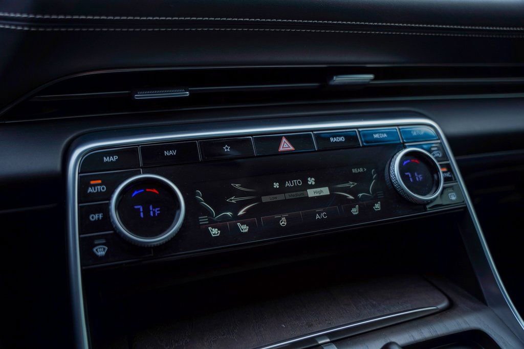 Used 2022 Genesis GV80 3.5T Advanced + w/ Cargo Package image 32