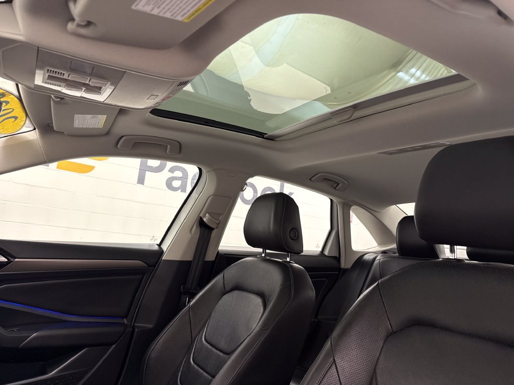 Used 2020 Volkswagen Jetta SEL Premium FWD image 22