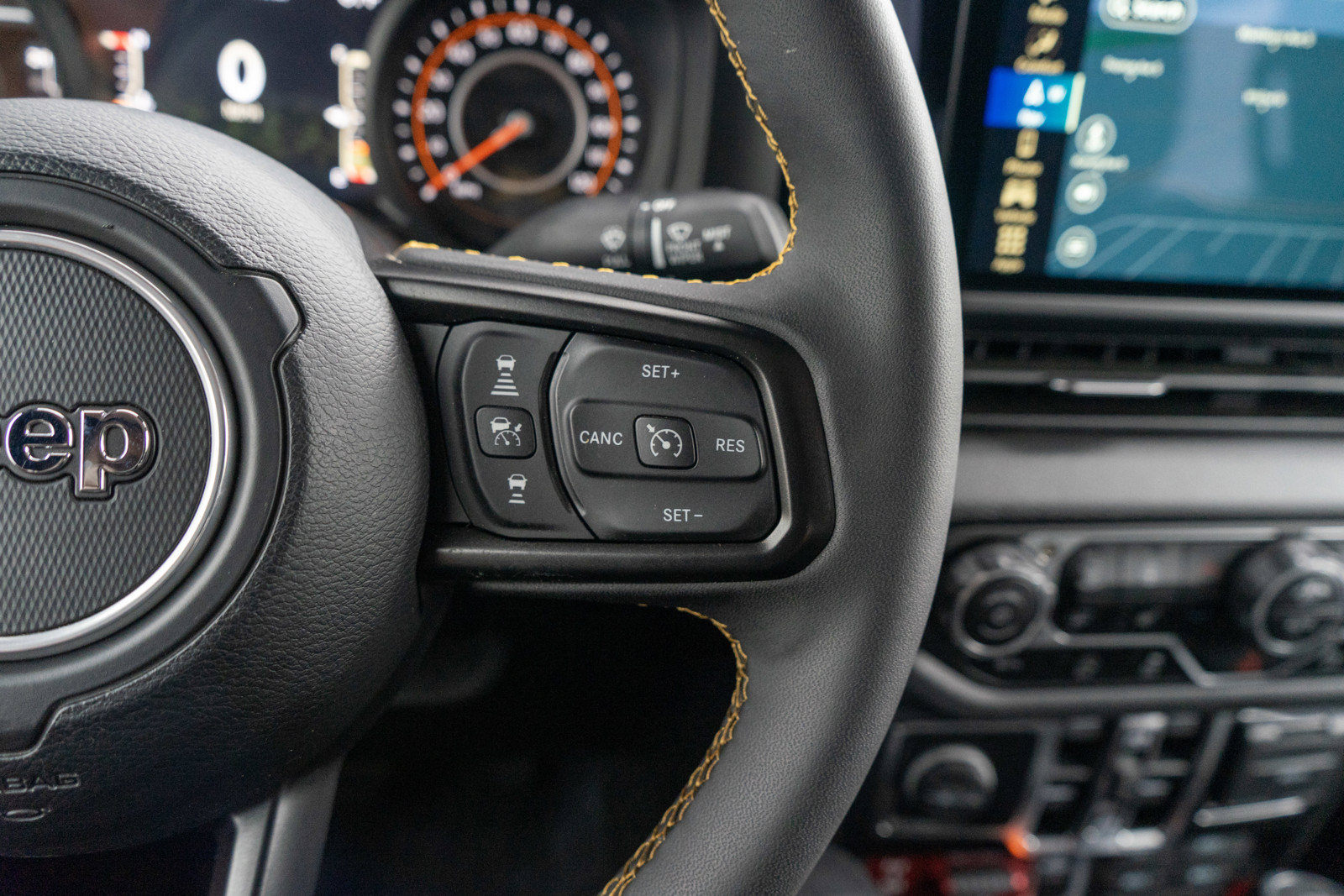 Used 2024 Jeep Gladiator Sport AWD/4WD image 24