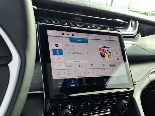 Used 2023 Jeep Grand Cherokee 4WD 4xe w/ Luxury Tech Group II image 8