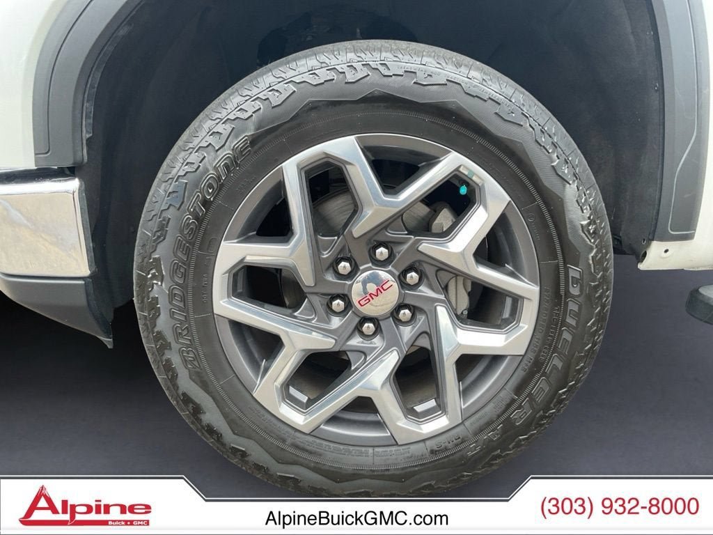 Used 2024 GMC Sierra 1500 SLT w/ SLT Premium Plus Package AWD/4WD image 14