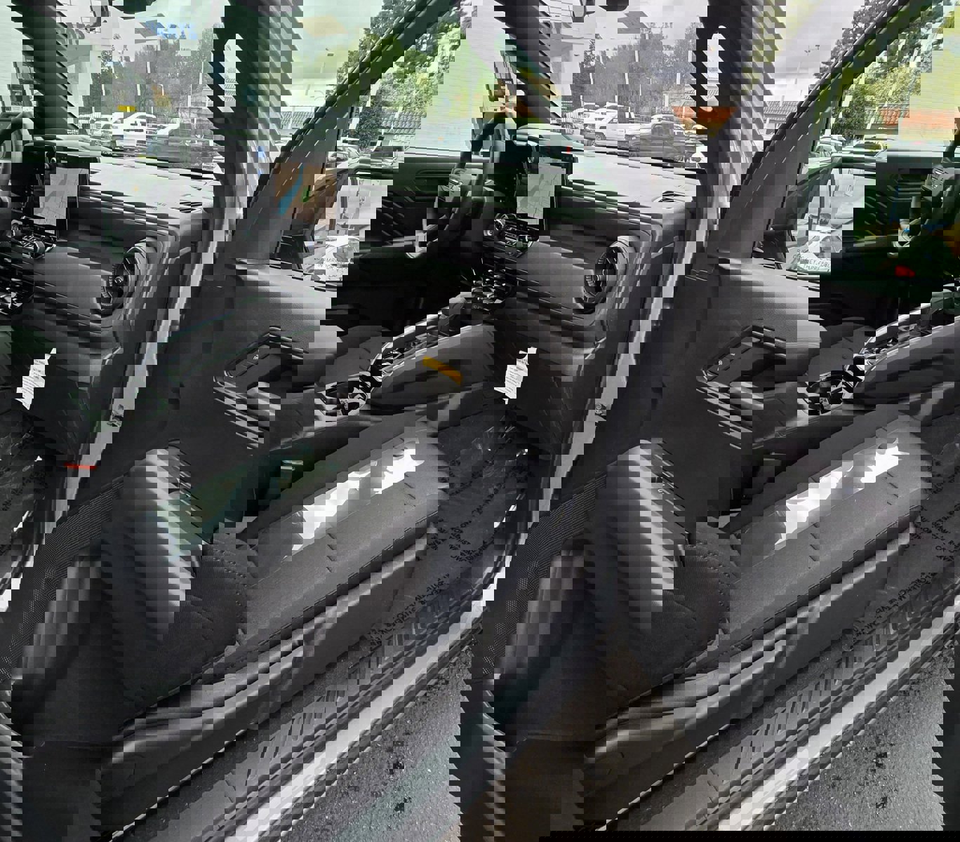 Used 2024 Chevrolet Colorado W/T w/ Technology Package image 16