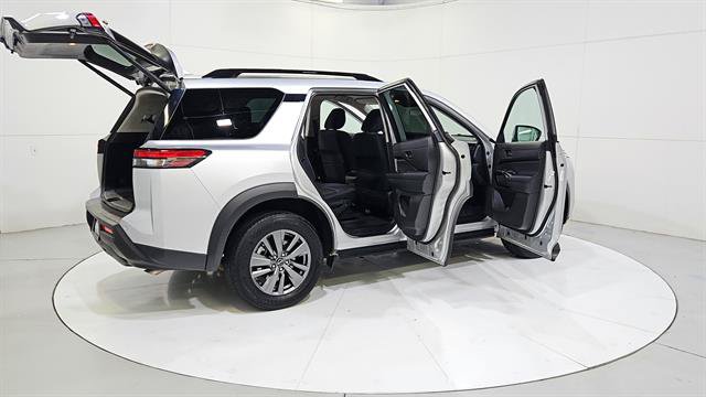 Certified 2025 Nissan Pathfinder SV FWD image 32