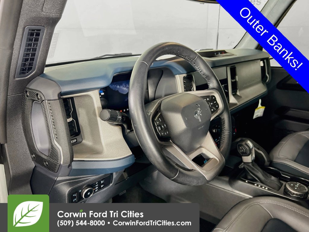 Used 2024 Ford Bronco Outer Banks AWD/4WD image 2