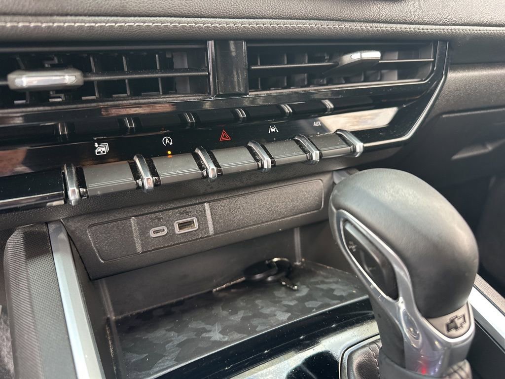 Used 2024 Chevrolet Colorado LT w/ LT Convenience Package image 15