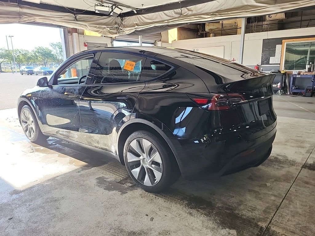 Used 2023 Tesla Model Y Long Range AWD/4WD image 4
