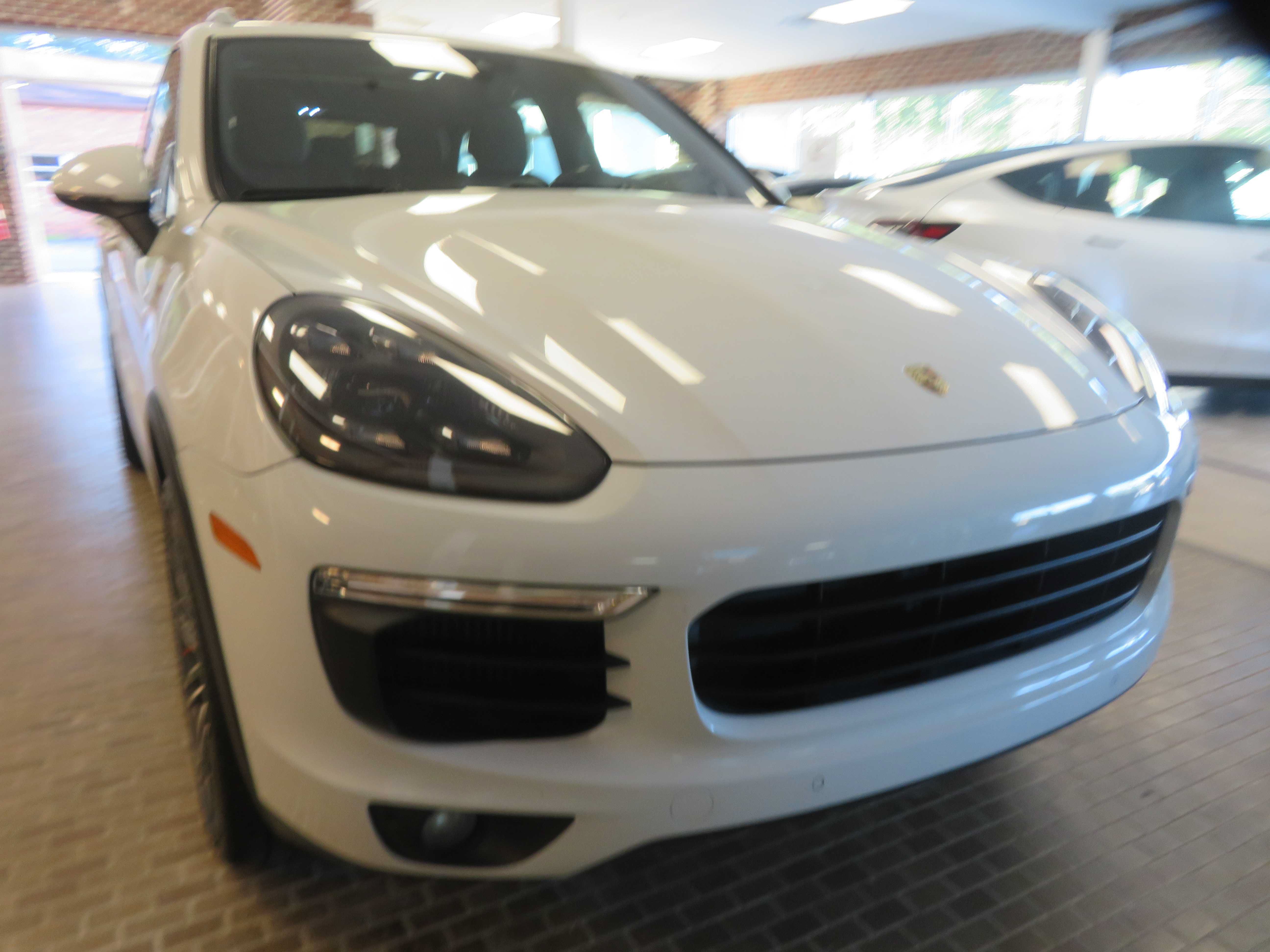 Used 2015 Porsche Cayenne S AWD/4WD image 64