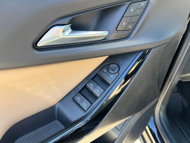 Certified 2026 Chevrolet Equinox ACTIV w/ Convenience Package III image 11