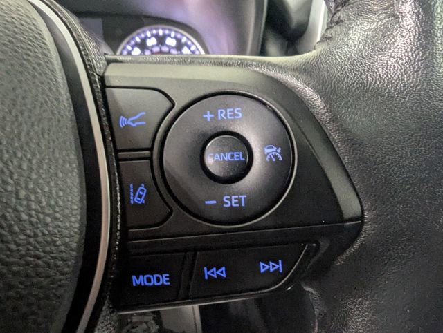 Used 2021 Toyota RAV4 XLE Premium image 20