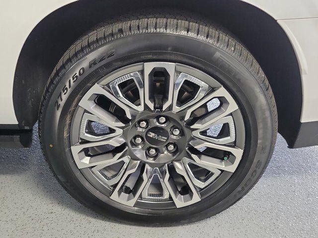 Used 2024 GMC Yukon XL Denali Ultimate AWD/4WD image 9
