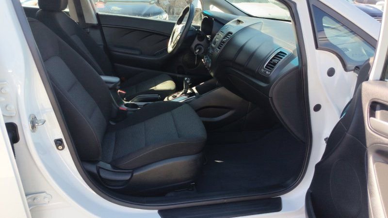 Used 2018 Kia Forte LX image 12
