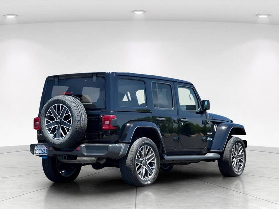 Used 2023 Jeep Wrangler Unlimited Sahara w/ Cold Weather Group AWD/4WD image 4