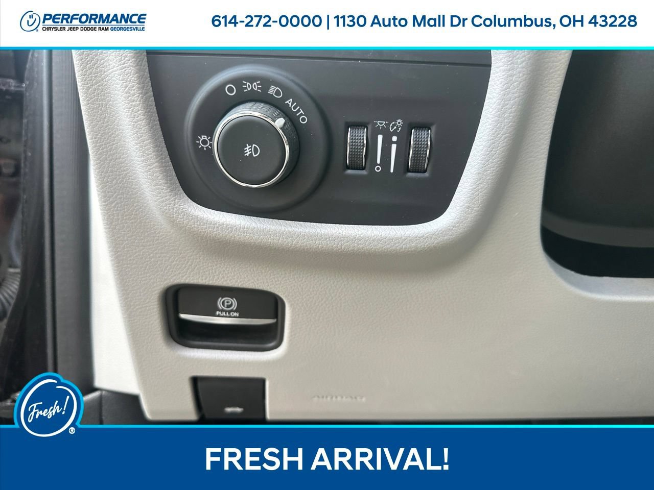 Used 2023 Jeep Grand Cherokee Overland AWD/4WD image 15