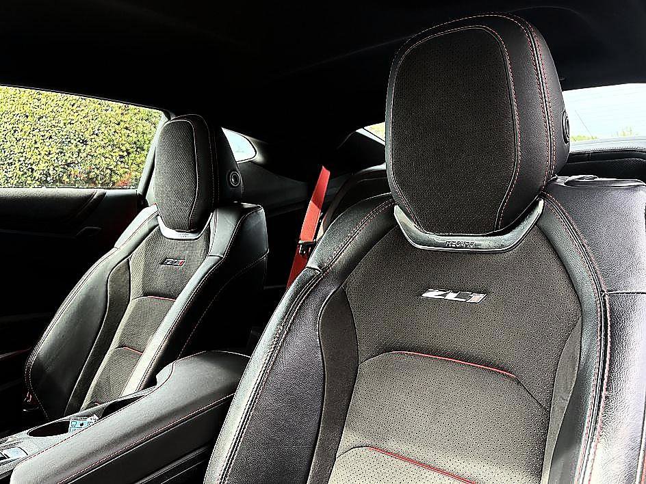 Used 2018 Chevrolet Camaro ZL1 RWD image 17