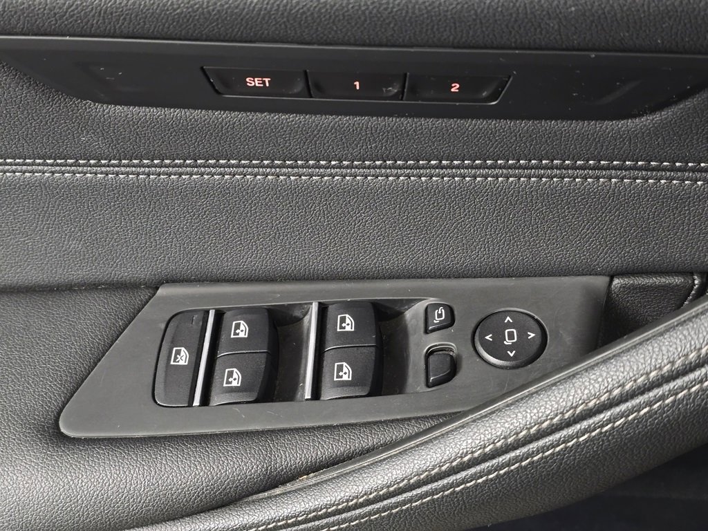 Used 2022 BMW 530i xDrive w/ M Sport Package image 9