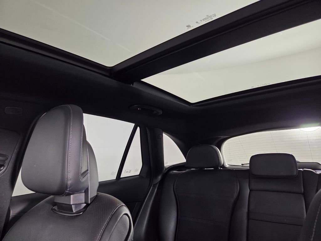 Used 2024 Mercedes-Benz GLC 300 image 25