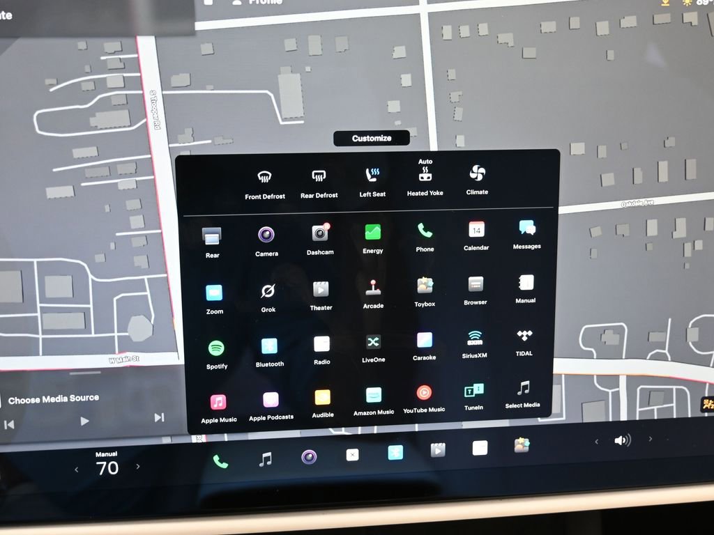 Used 2022 Tesla Model S image 32