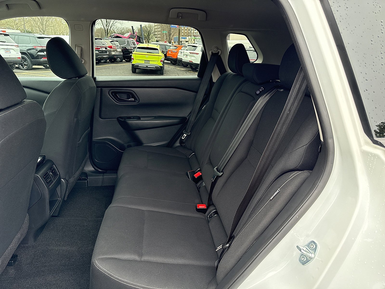 Used 2024 Nissan Rogue S FWD image 10