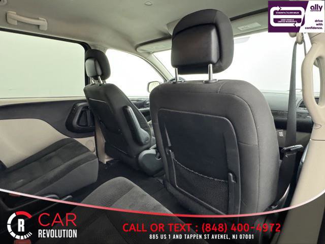 Used 2019 Dodge Grand Caravan SE w/ UConnect Hands-Free Group image 38