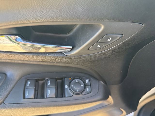 Used 2022 Chevrolet Equinox LT AWD/4WD image 13