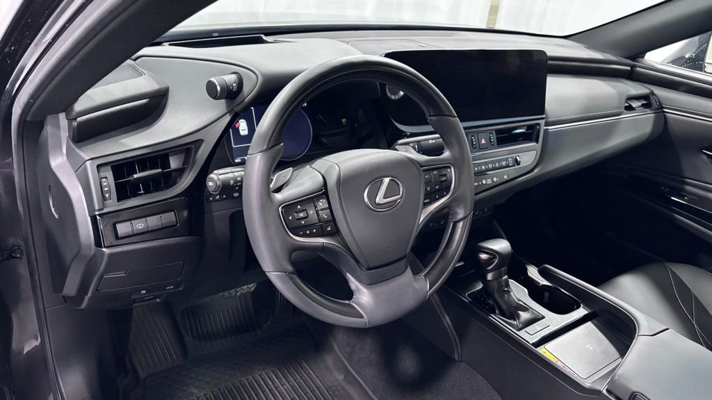 Used 2023 Lexus ES 350 Luxury w/ Accessory Package (Z1) image 10
