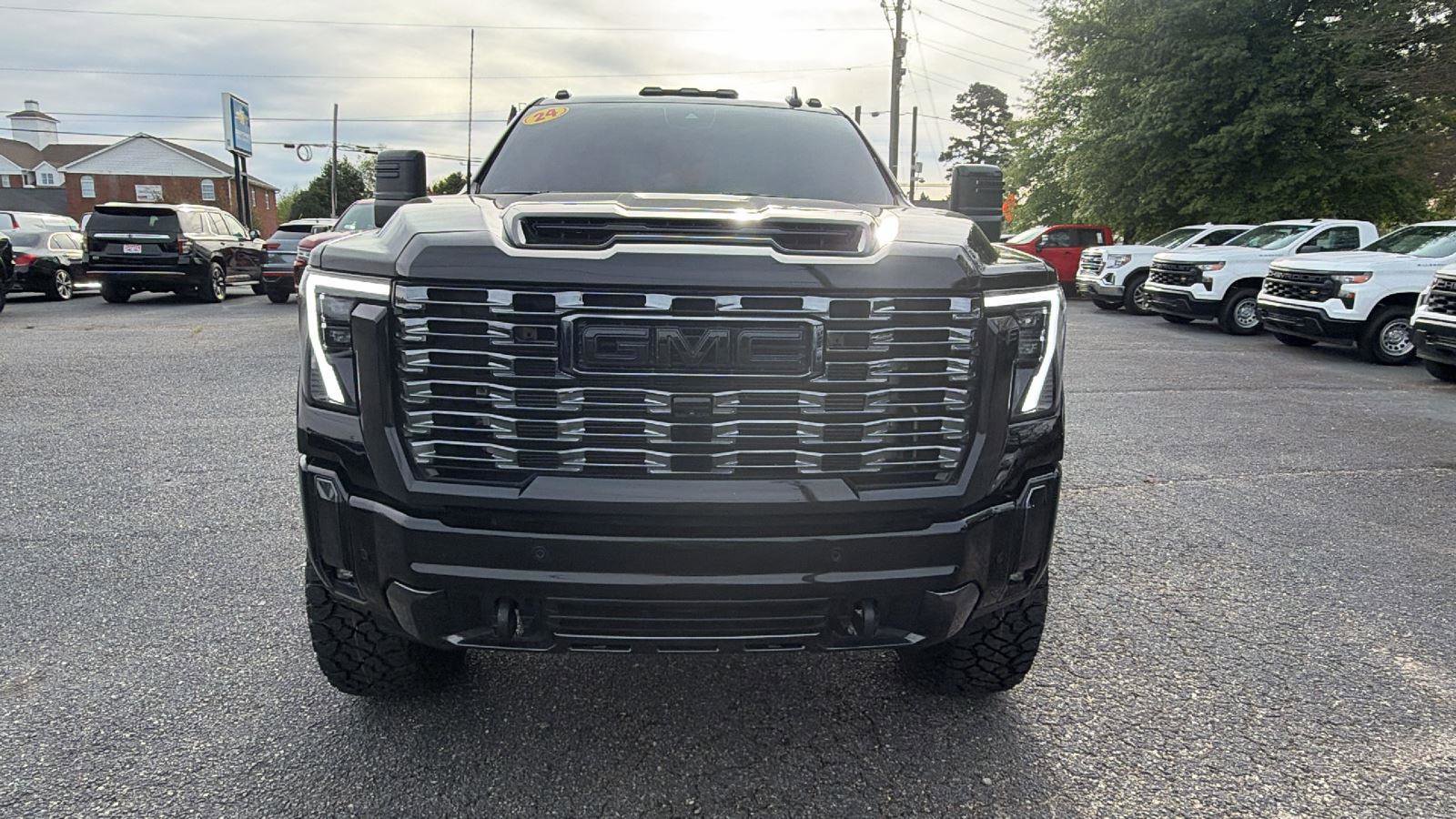 Used 2024 GMC Sierra 3500 Denali Ultimate AWD/4WD video 2