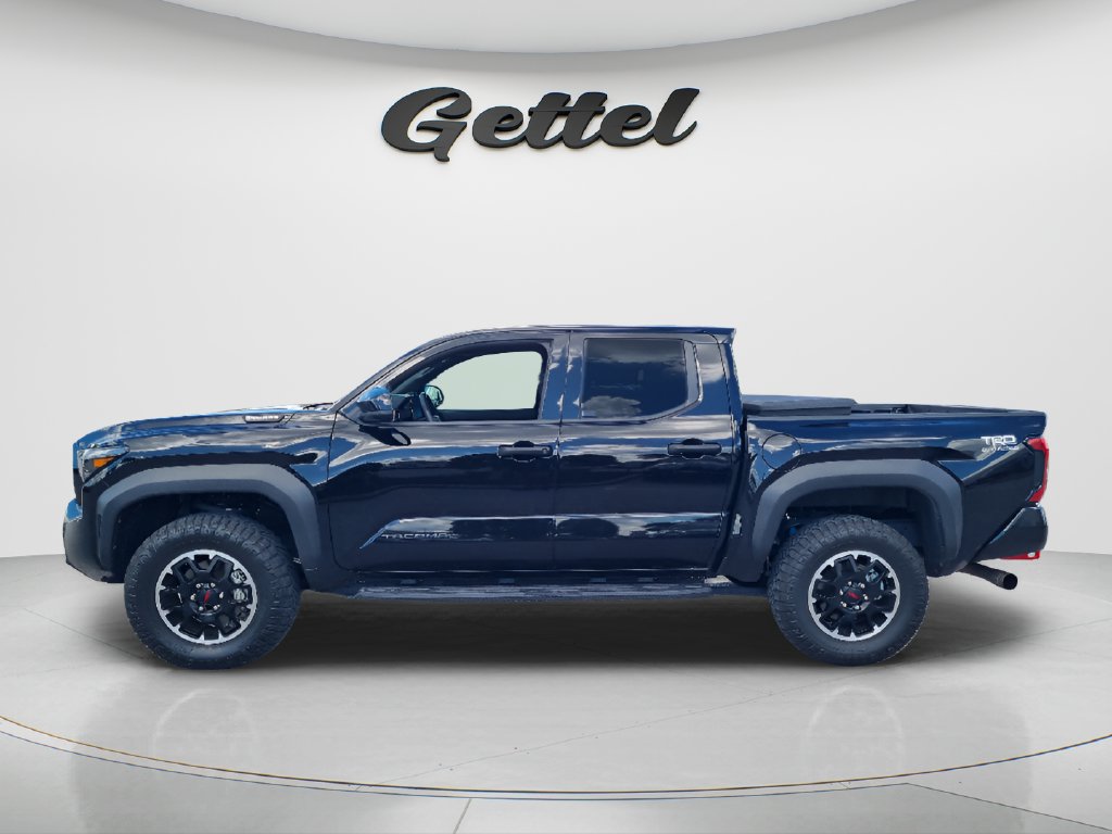 Used 2025 Toyota Tacoma TRD Off-Road AWD/4WD image 7