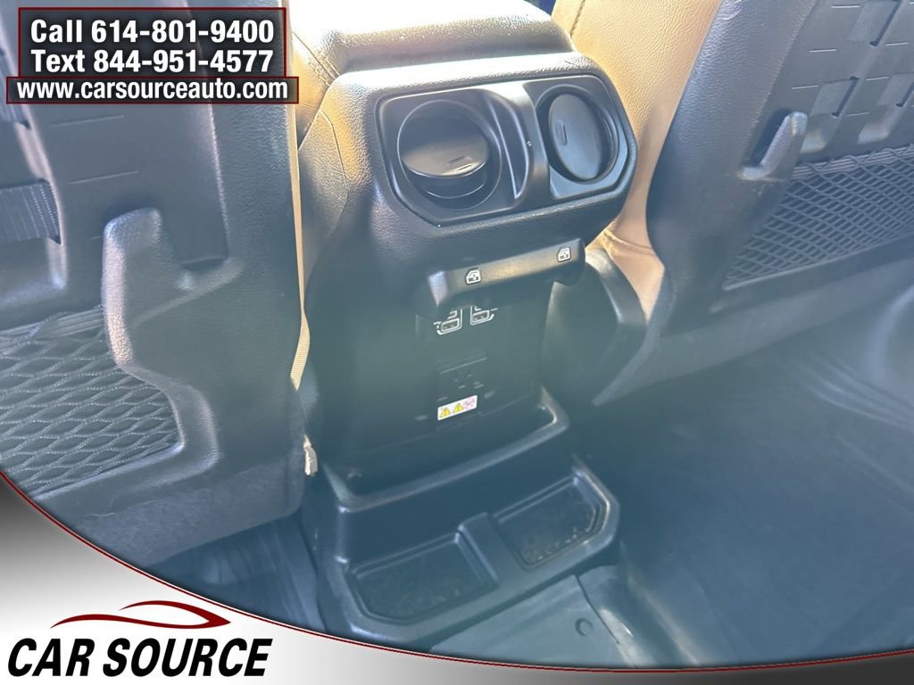 Used 2018 Jeep Wrangler Unlimited Rubicon AWD/4WD image 17