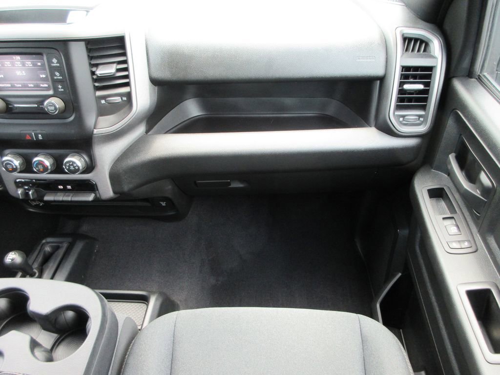 Used 2024 RAM 3500 Tradesman w/ Chrome Appearance Group AWD/4WD image 19