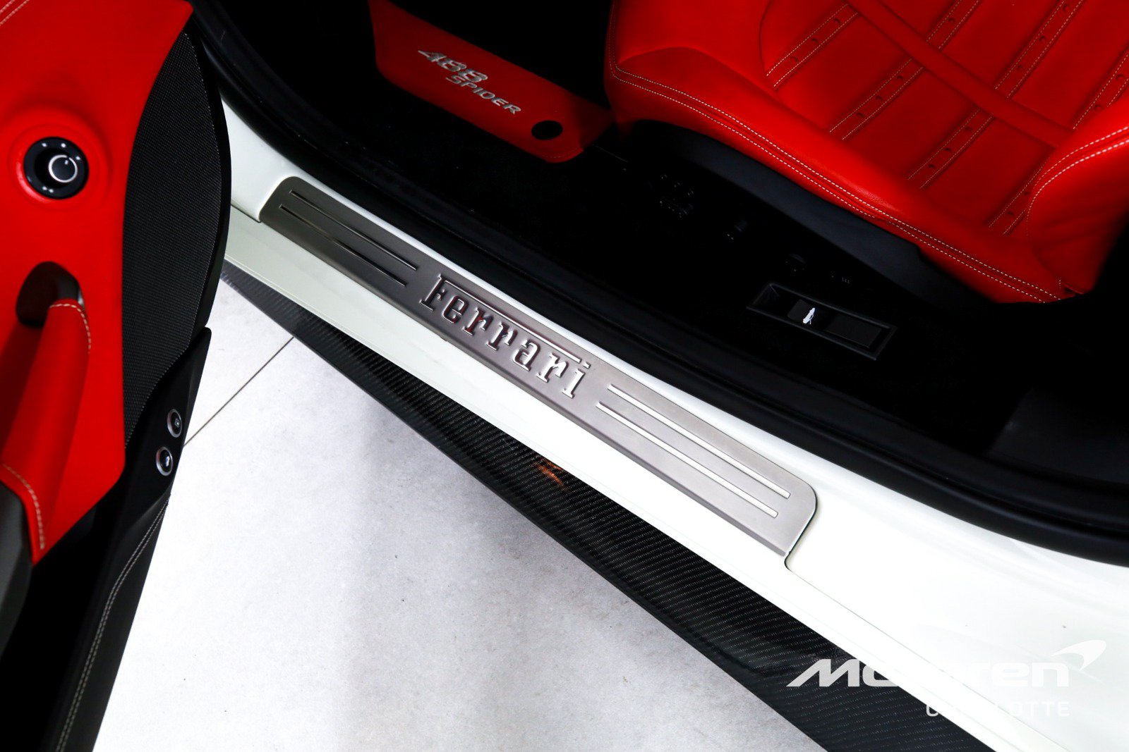 Used 2018 Ferrari 488 Spider RWD image 16