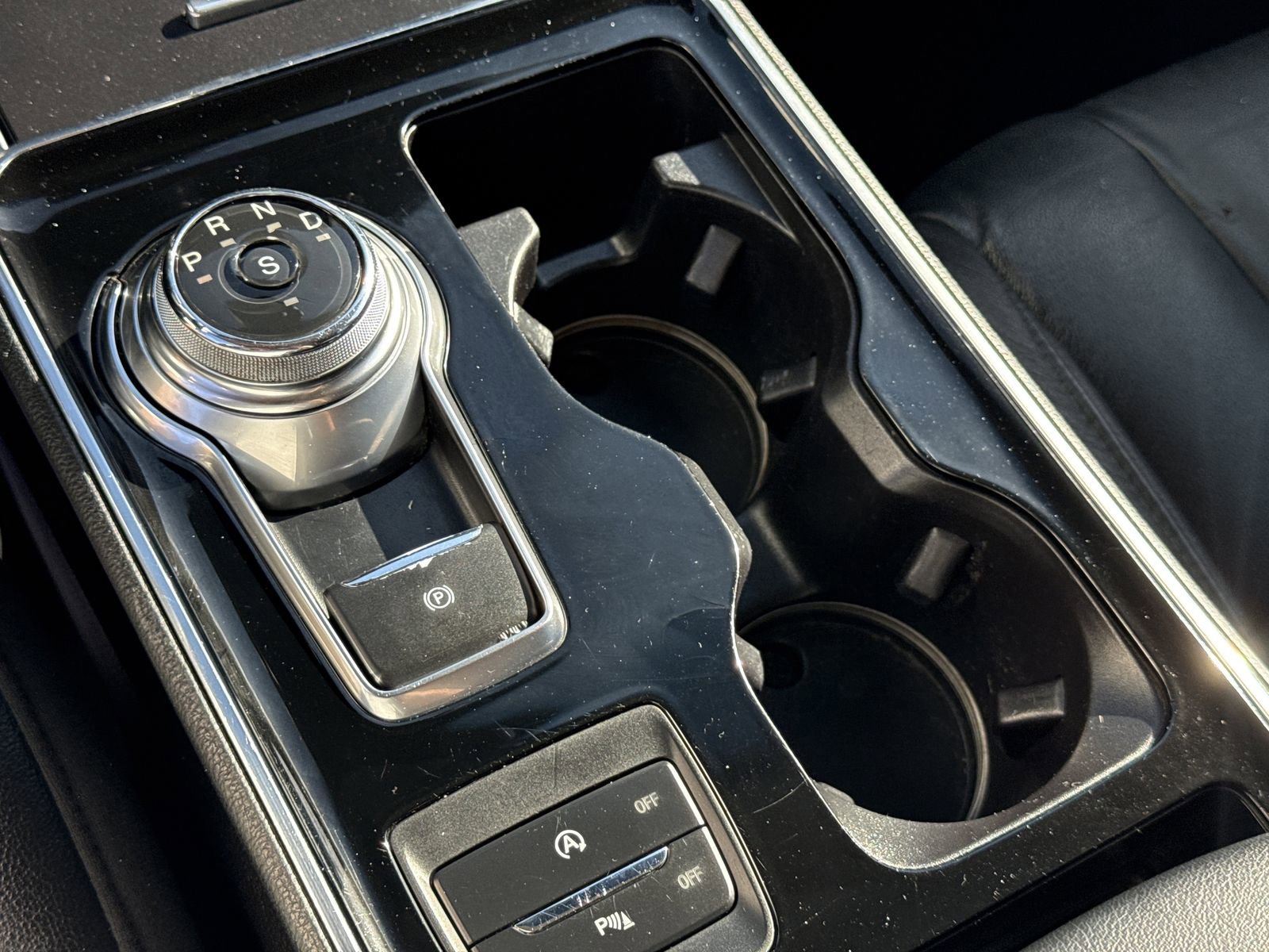 Used 2020 Ford Edge Titanium image 22