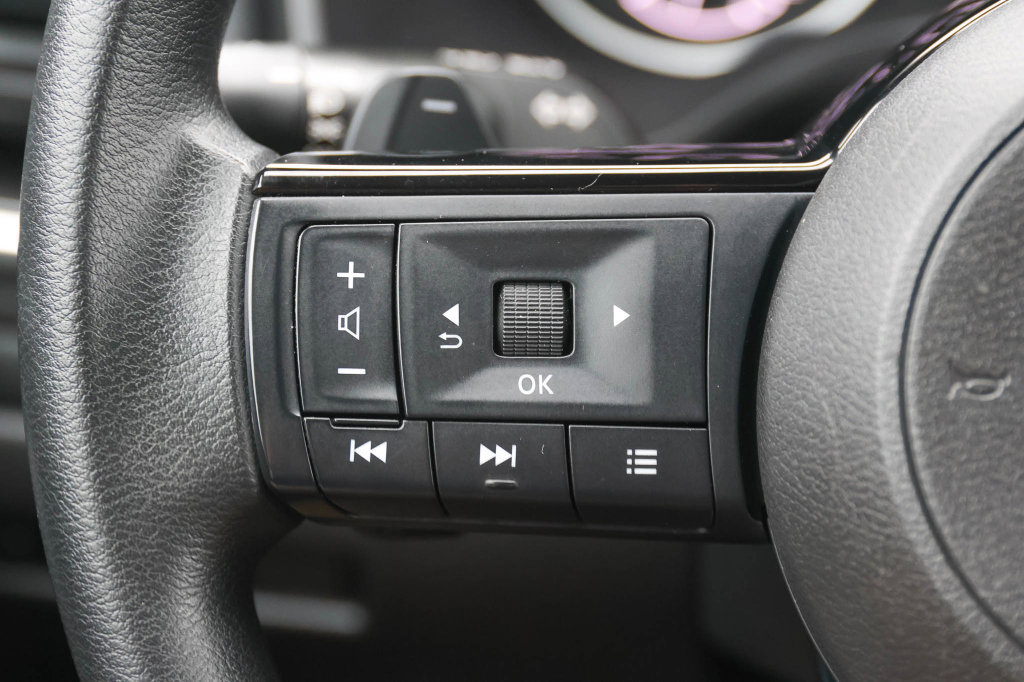 Used 2023 Nissan Rogue SV AWD/4WD image 26