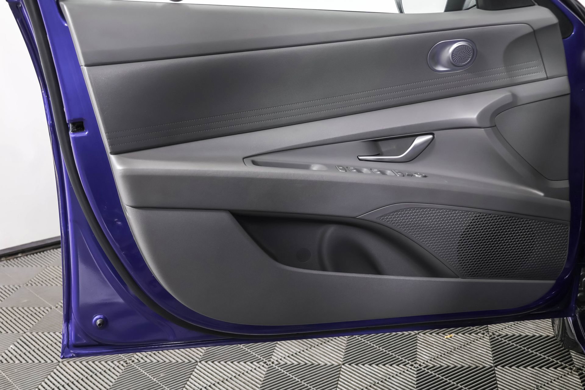 Used 2024 Hyundai Elantra SEL image 34