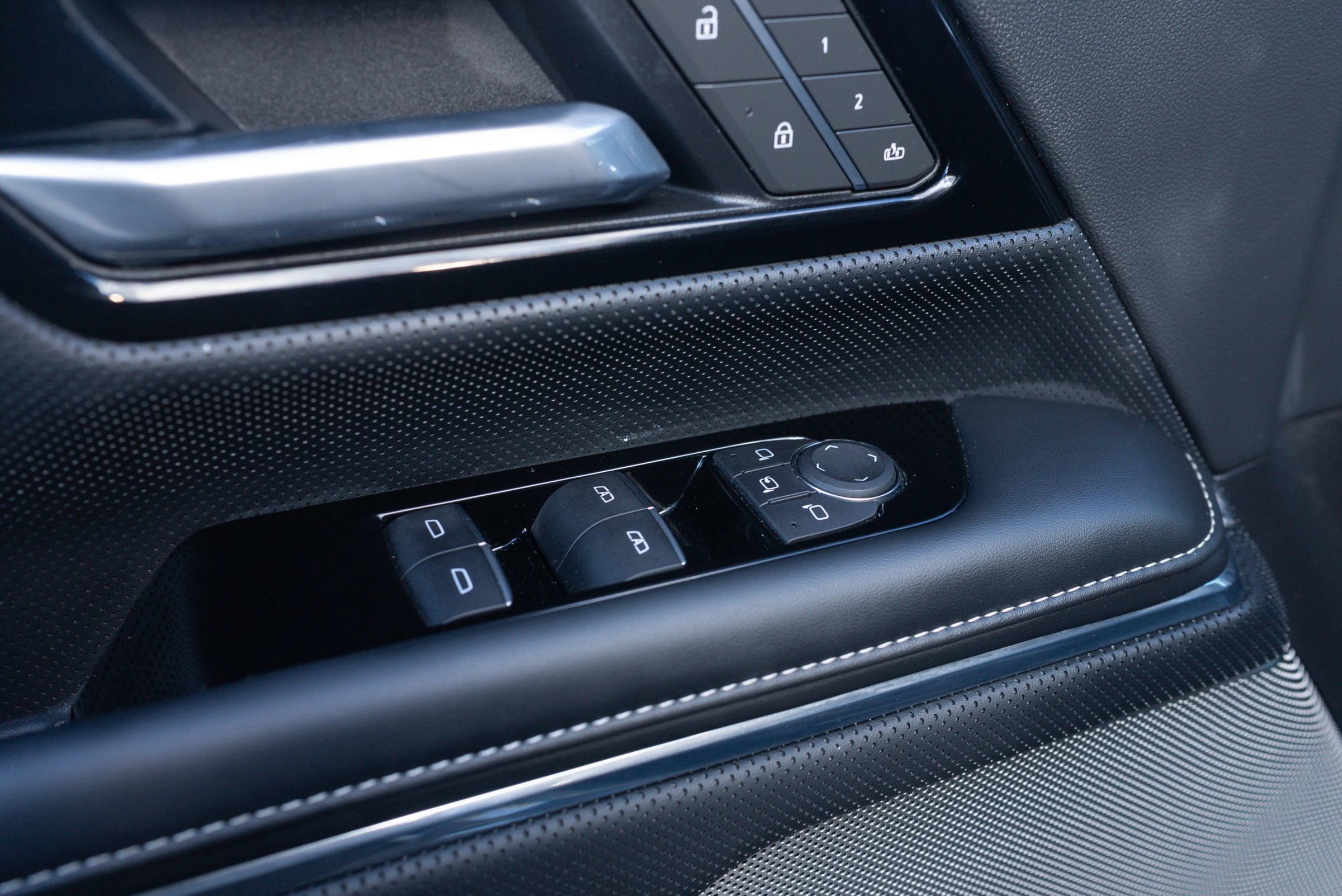 Used 2025 GMC Sierra EV Denali image 33