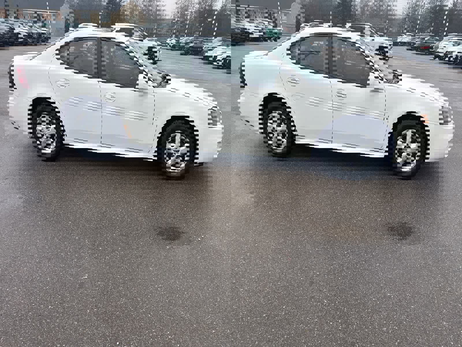 Used 2008 Pontiac Grand Prix w/ Premium Package image 12