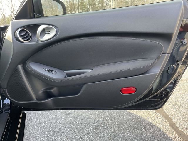 Used 2020 Nissan 370Z Coupe image 14