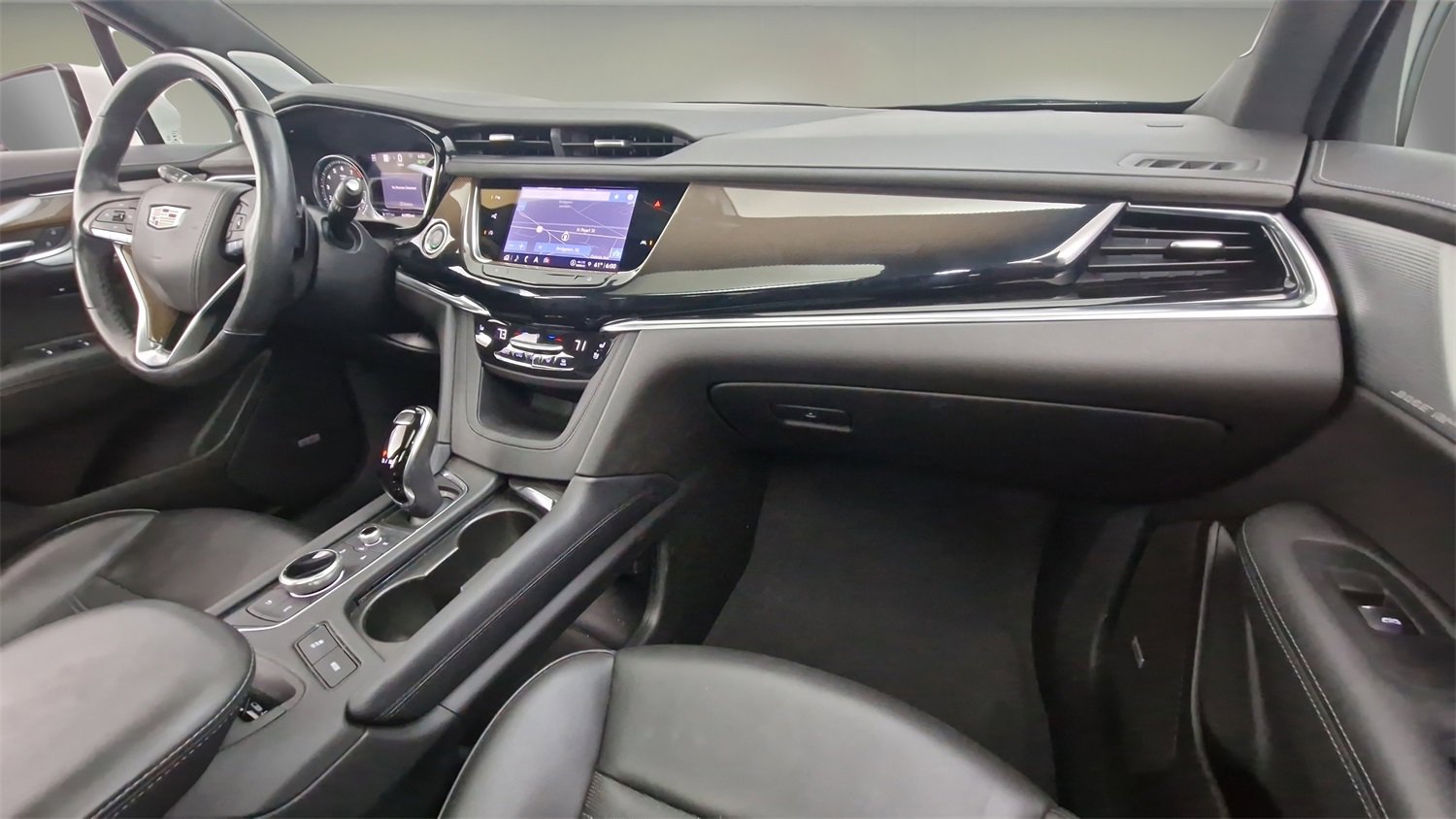 Used 2022 Cadillac XT6 Premium Luxury w/ Platinum Package image 33