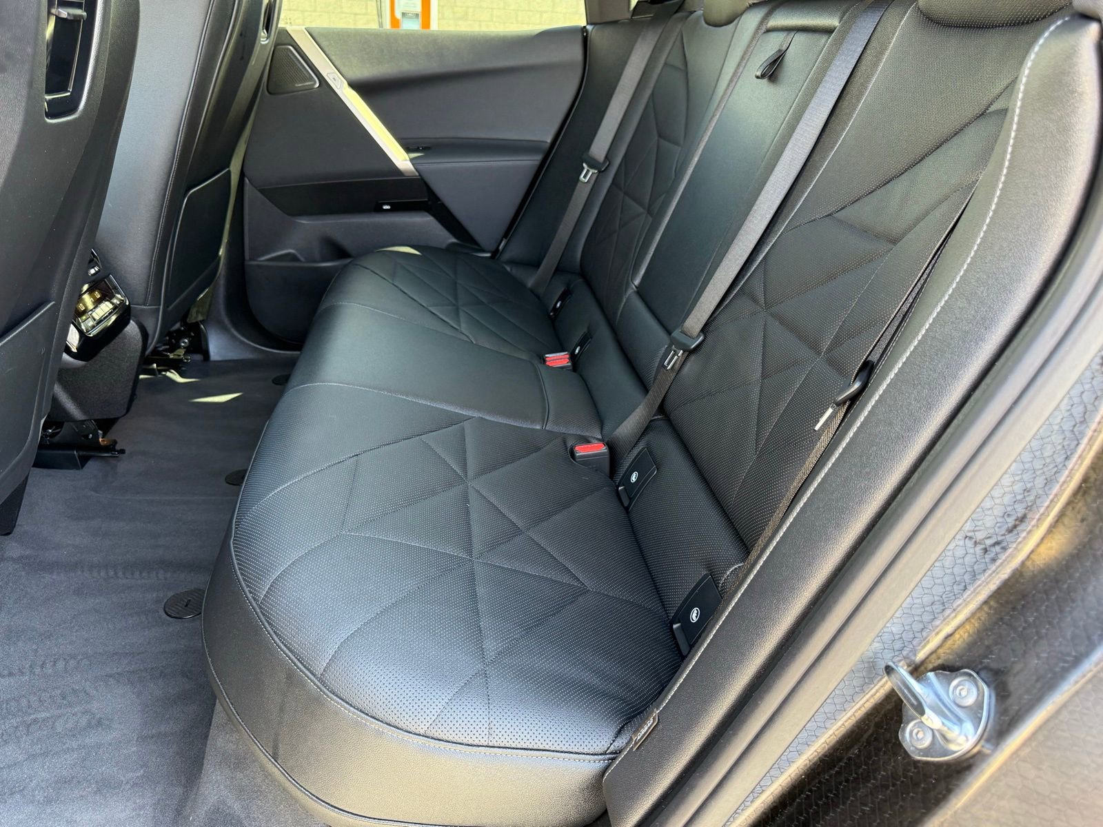 Used 2026 BMW iX xDrive60 image 32