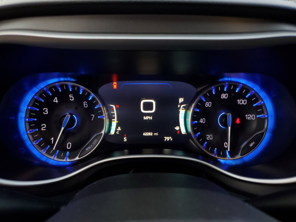 Used 2024 Chrysler Pacifica Touring-L FWD image 29