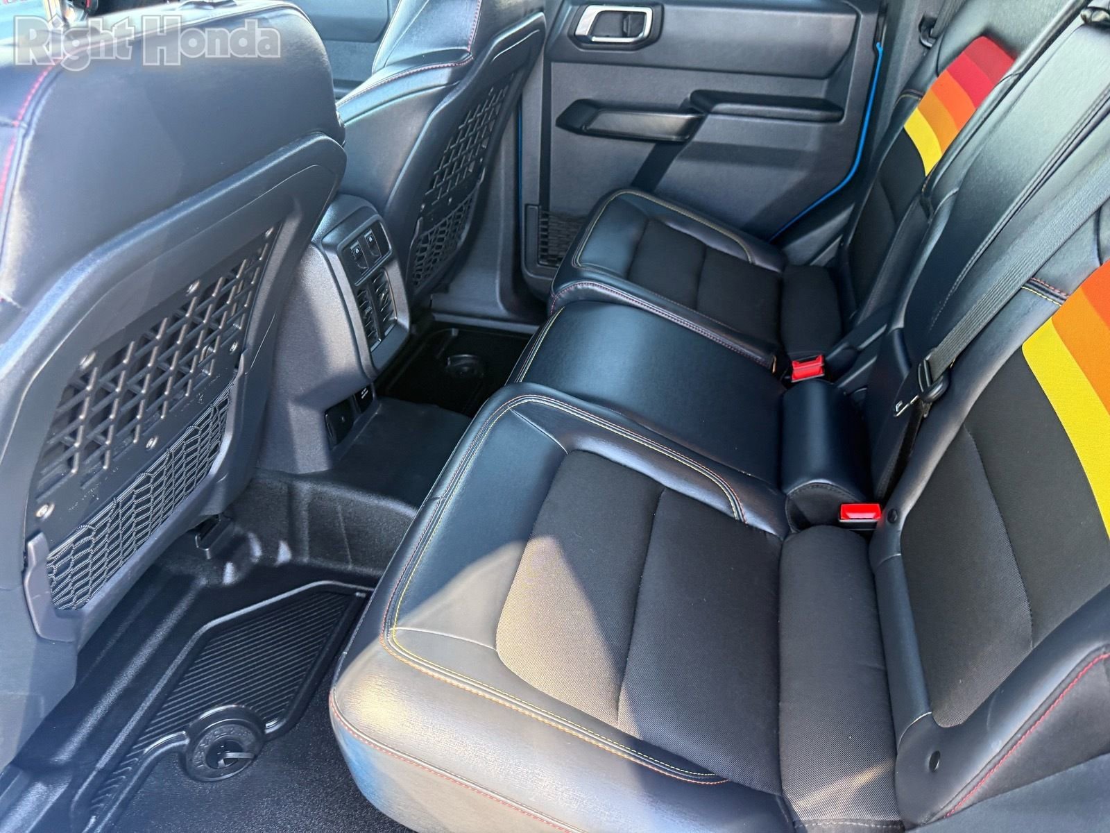 Used 2025 Ford Bronco Big Bend w/ Black Diamond Package image 27