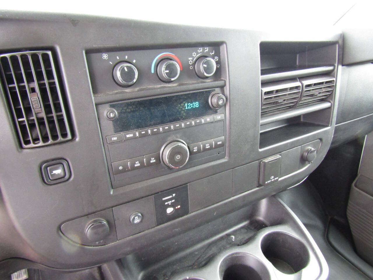 Used 2018 GMC Savana 2500 w/ Driver Convenience Package RWD image 13