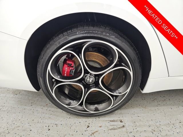 Used 2024 Alfa Romeo Giulia Veloce image 7