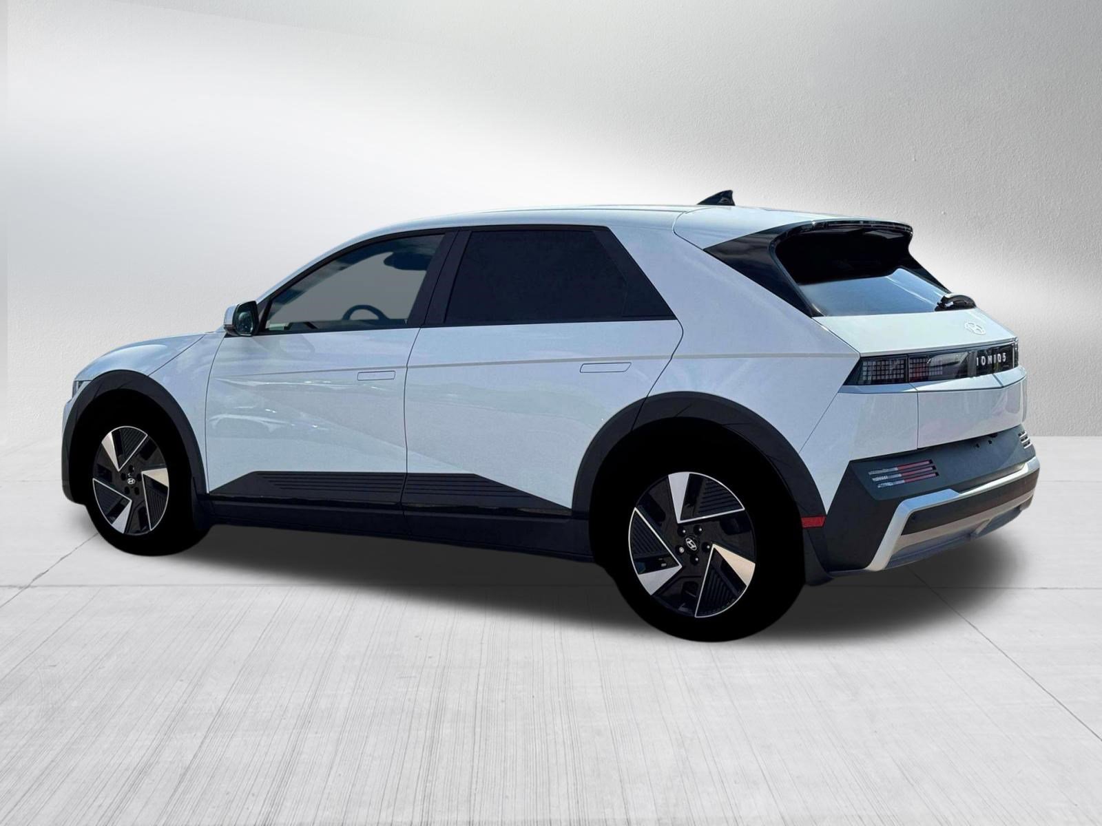 New 2026 Hyundai Ioniq 5 SEL image 4