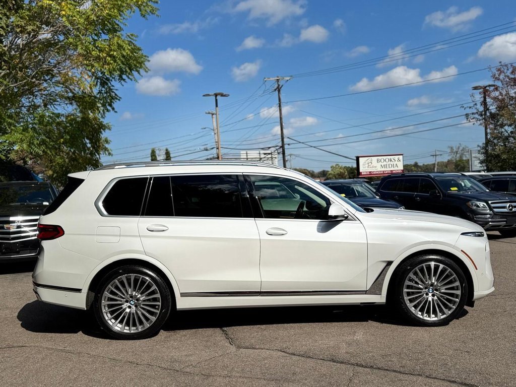 Used 2023 BMW X7 xDrive40i image 7